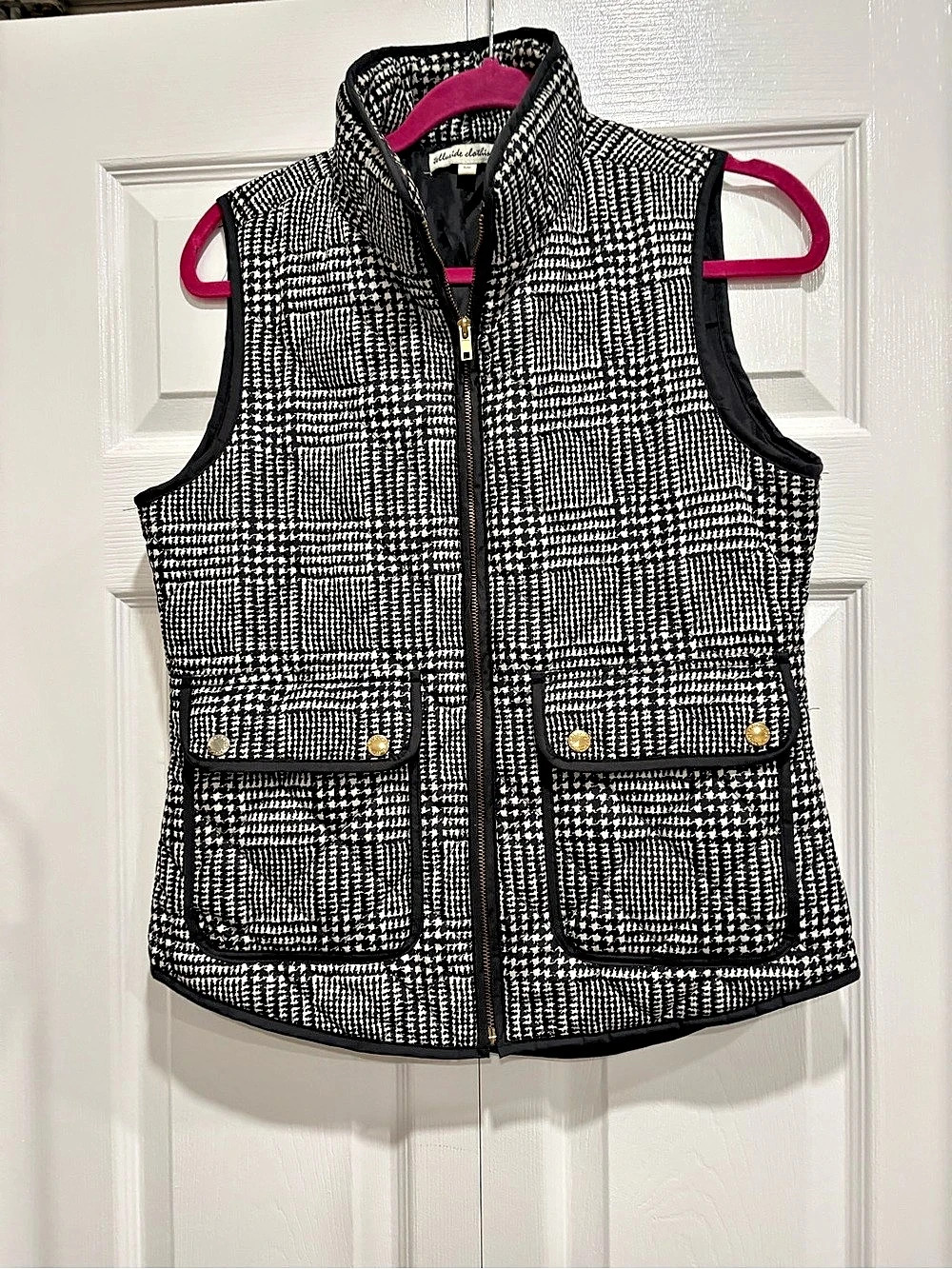 Houndstooth Quilted Vest in Black & White Like New